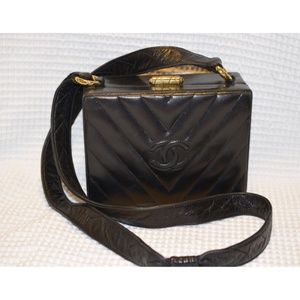 Chanel Vintage Hard Case Crossbody Black Chevron Quilted Lambskin Leather Bag